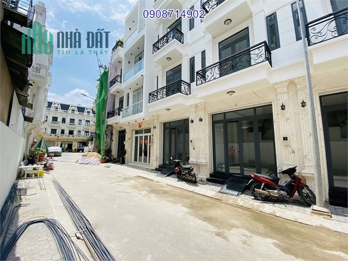 Nhà Mt 300m2 , Đúc 1 trệt 3 lầu, Đường 57 tô hiệu , Quận Tân Phú