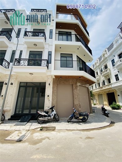 Nhà Mt 300m2 , Đúc 1 trệt 3 lầu, Đường 57 tô hiệu , Quận Tân Phú