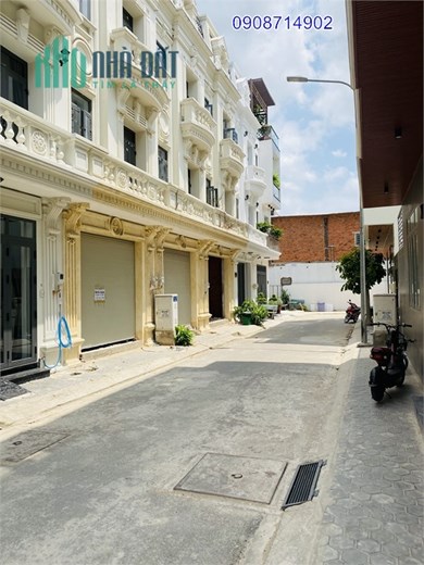 Nhà Mt 300m2 , Đúc 1 trệt 3 lầu, Đường 57 tô hiệu , Quận Tân Phú