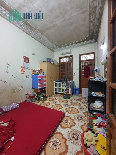 chỉ 6.5 tỷ có nhà Ngô Quyền, Hà Đông ô tô dừng đỗ, vỉa hẻ rộng 65m, 3 tầng. 0962780005