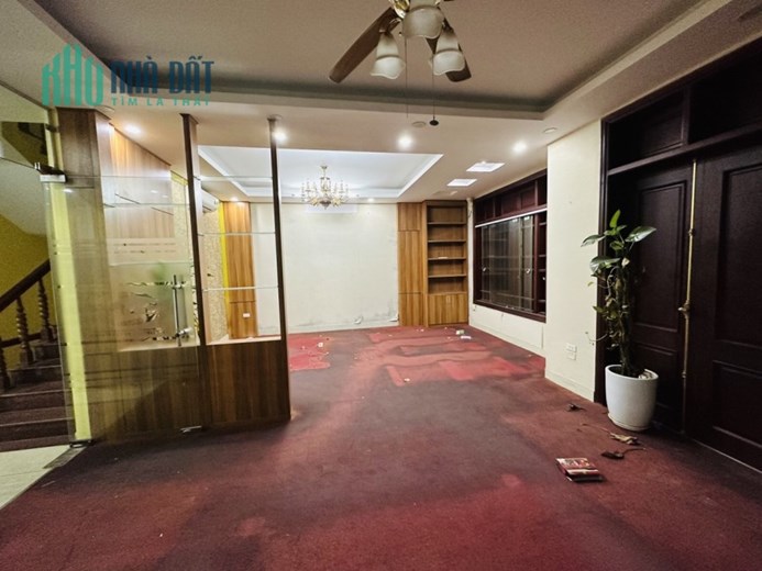 Bán biệt thự KĐT Tây Nam Linh Đàm quận Hoàng Mai 210m, 5 tầng, 11m mặt tiền chỉ 32 tỷ