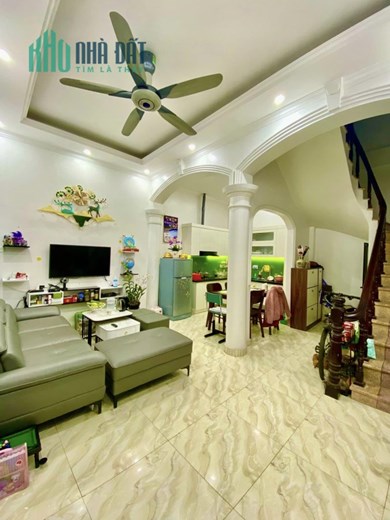 Siêu hiếm Quan Hoa Cầu Giấy, 70m2, giá chỉ nhỉnh 6 tỷ, 0866585090