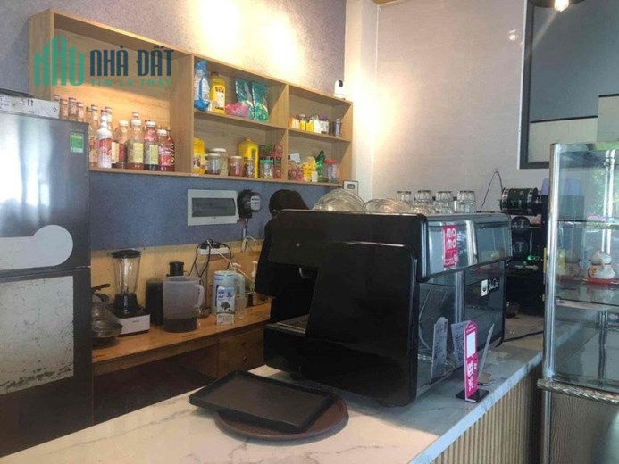 Cần Sang Lại Quán Cafe 2 Mặt Tiền Đường Vị Trí Trung Tâm.