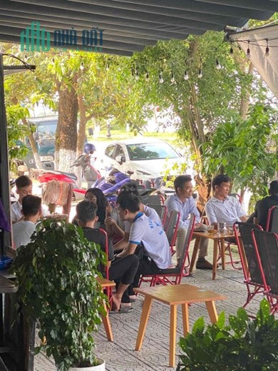 Cần Sang Lại Quán Cafe 2 Mặt Tiền Đường Vị Trí Trung Tâm.