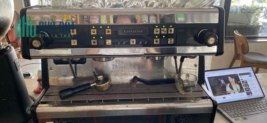 Cần Sang Lại Quán Cafe 2 Mặt Tiền Đường Vị Trí Trung Tâm.