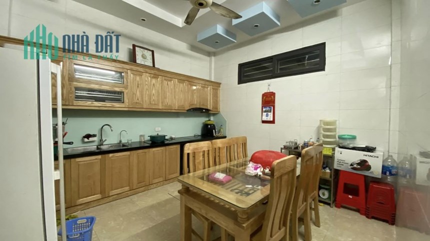 Bán căn nhà mặt ngõ Đường Láng 46m2 x5 tầng, kinh doanh sầm uất 8.15 tỷ