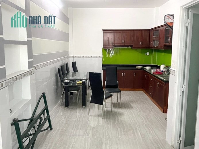 Nhà thuê 3 tầng gần MT Phạm Thế Hiển p4 q8 giá 12tr