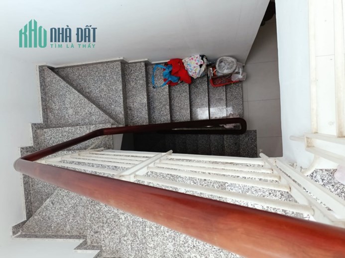 Bán nhà Tân Phú 50m2 gần Nhà Thờ Tân Hương 5 tầng nhỉnh 5 tỷ TL