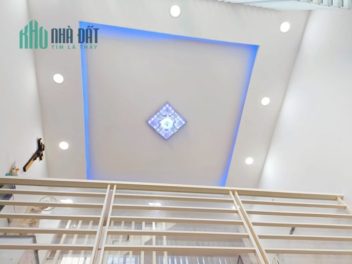 Bán nhà Tân Phú 50m2 gần Nhà Thờ Tân Hương 5 tầng nhỉnh 5 tỷ TL