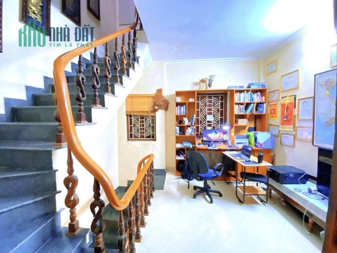 HOT !!! XEM NGAY nhà Phố Ngọc Hà Ba Đình 40m2, 4 tầng DÂN TỰ XÂY TẶNG NỘI THẤT VIP ở ngay chỉ 4,2 tỷ