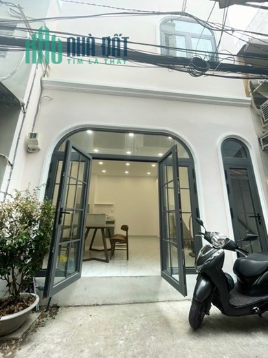 Nhà hẽm 5m, Đường 3 Tháng 2 Q10, 32m2 sát mặt tiền nhỉnh 7 tỷ.