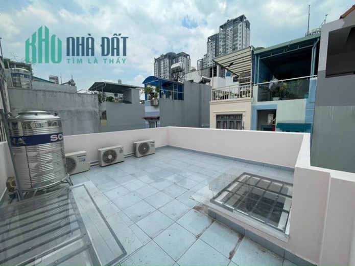 Nhà hẽm 5m, Đường 3 Tháng 2 Q10, 32m2 sát mặt tiền nhỉnh 7 tỷ.