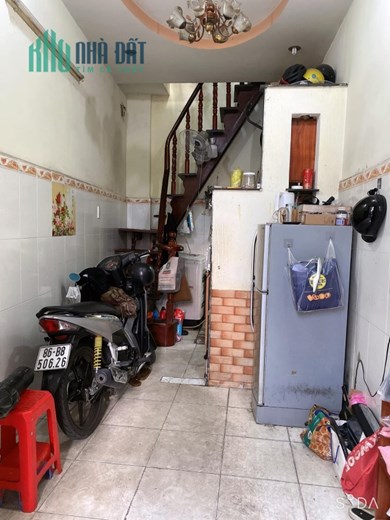 Bán gấp, HXH 8m, Tân Bình giáp Q10, 3 tầng BTCT nhỉnh 1 tỷ