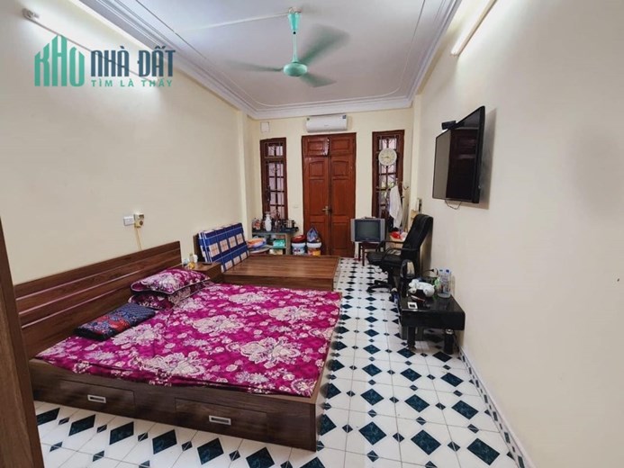 CỰC PHẨM!! CẦN BÁN GẤP nhà Ngọc Khánh Ba Đình 40m2, 5 tầng 9 phòng khép kín, dân tự xây chắc chắn ở