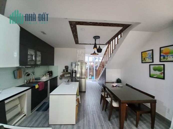 Bán nhà mặt tiền KDC Dương Hồng nội thất cao cấp, 5x20, 5 tầng chỉ 11.5tỷ
