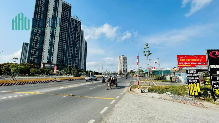 Bán toà Nhà 7 Tầng, 2 mặt tiền Nguyễn Văn Linh, Quận 7, DT: 10/14x25m, giá 75 tỷ (TL)