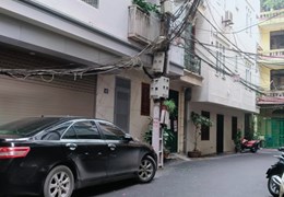 Bán nhà MỚI Phúc Xá- BA ĐÌNH- Ô TÔ ĐỖ CỔNG- FULL NỘI THẤT-Ô CHỜ THANG MÁY- 40m2* 5.6 tỷ
