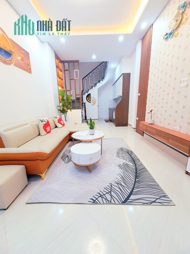 Bán nhà Đông Anh 43m x 3T, Mặt Tiền 4.2m, oto đỗ cổng, giá 2 tỷ 35