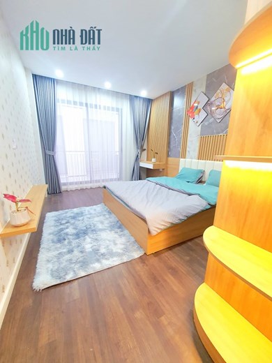 Bán nhà Đông Anh 43m x 3T, Mặt Tiền 4.2m, oto đỗ cổng, giá 2 tỷ 35