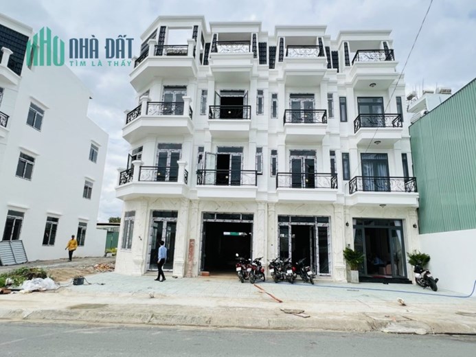 Bán nhà mặt tiền Hồ Văn Long, đối diện chợ, DT 250m2, xây 1 trệt 3 lầu, SHR LH 0908714902