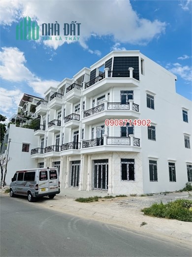 Bán nhà mặt tiền Hồ Văn Long, đối diện chợ, DT 250m2, xây 1 trệt 3 lầu, SHR LH 0908714902