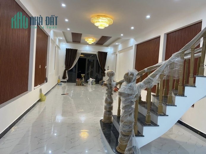 Giảm giá bán gấp nhà đẹp đẹp KQH Nguyễn Hữu Cầu, Đà Lạt giá 8.3 tỷ -> 7.3 tỷ