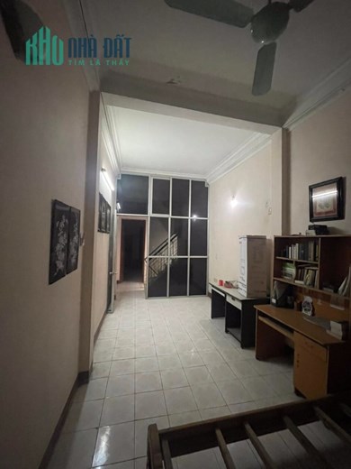 Bán nhà 4 tầng tại TT Đông Anh, kinh doanh, ngõ ô tô tránh