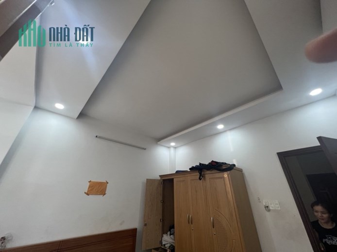 Gấp nhà Bùi Thế Mỹ, sát mặt tiền, 4 tầng BTCT,55m2, ngang 4, 5 tỷ3 0931878533