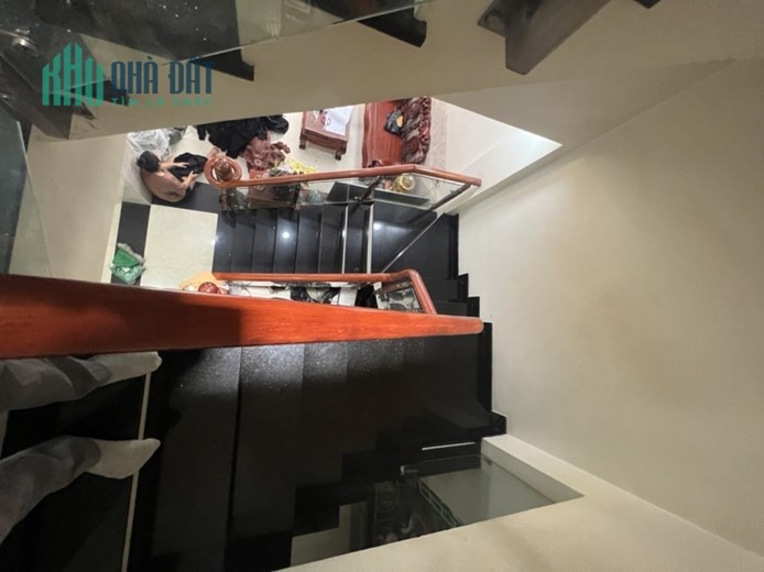 Gấp nhà Bùi Thế Mỹ, sát mặt tiền, 4 tầng BTCT,55m2, ngang 4, 5 tỷ3 0931878533