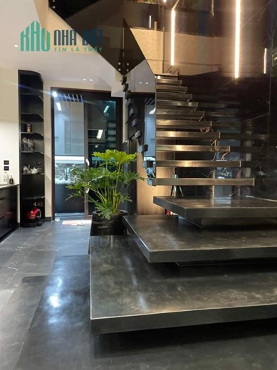 Bán gấp mặt tiền Phạm Văn Hai đoạn đẹp nhất, DT: 4x17m, 4 tầng, giá: 17.2 tỷ, HĐT: 40tr/th