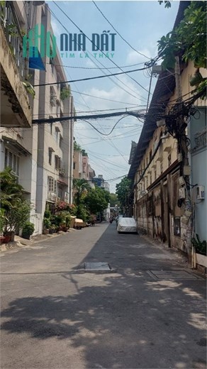 Nhà mặt tiền đường Phan Tây Hồ, 5 tầng, diện tích 60m2, khu dân cư an ninh, giao thông thuận tiện,