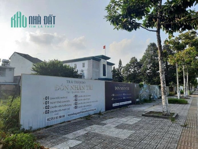 Chính chủ bán 3 lô đất liền kề MT Hùng Vương Tp Tam Kỳ, SHR, 8.8 tỷ/lô. Lh:0366397969