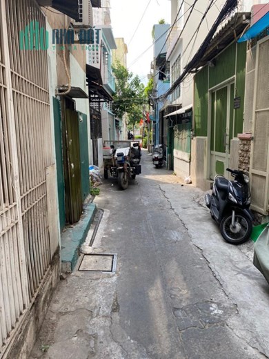 Ban gấp, Hẻm Thông Trường Sa, 3 tầng BTCT, nở hậu nhỉnh 2 tỷ