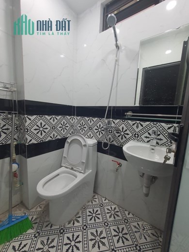 Nhà Trần Khát chân, Hai Bà Trưng 55m2*7 Tầng Thang máy Kinh doan, văn phòng giá 13.9 Tỷ