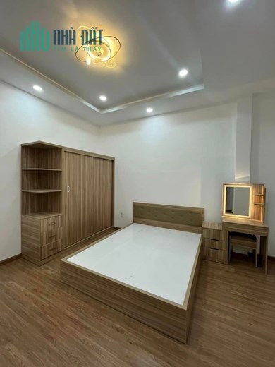 Cần Bán Gấp Nhà Nguyễn Thị Thập HXH. 4 Tầng BTCT KIên Cố. DT.240m SHR. Giá 5 Tỷ Nhỉnh Phường Bình
