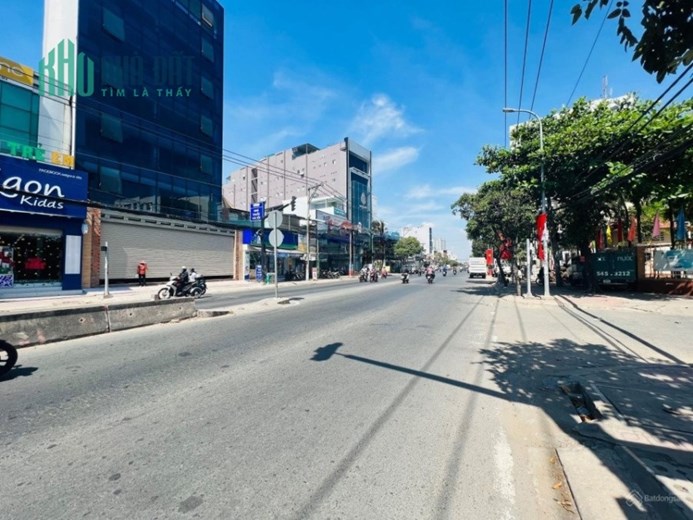 Bán Nhà Mặt Tiền Đường Huỳnh Tấn Phát, 365m2, 2 tầng, 10m x 52m, Giá 31 Tỷ, Phường Tân Thuận Tây