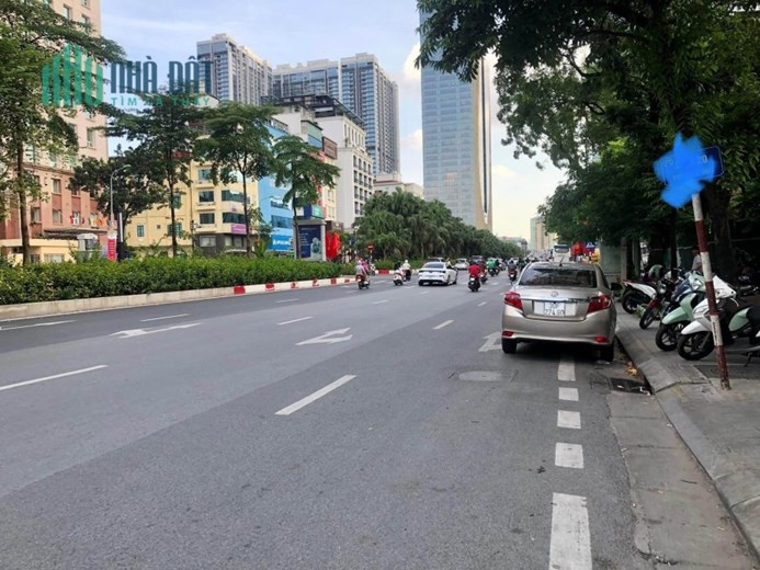 Nhà phố Liễu Giai Ba Đình, ngõ rộng, nông gần phố, hai thoáng 70X4T, ở luôn, chỉ 16.2 tỷ.