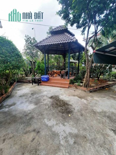 Biệt Thự Sân Vườn Ven Sông, 312m2, 2 tầng, 18m x 23m, Giá 30 Tỷ, ngay KDC Trung Sơn