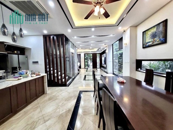 Bán nhà Văn Phú, Hà Đông, nhìn trường Merie Curie, 90m2x4T, kinh doanh, giá 10 tỷ