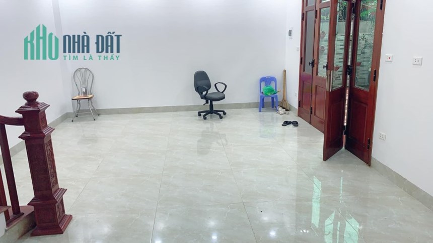 ÁI MỘ- NGUYỄN VĂN CỪ.
NHÀ MỚI ĐẸP DÂN XÂY - 3 NGỦ, ĐỦ CÔNG NĂNG, 2 MẶT THOÁNG - NGÕ RỘNG BA GÁC