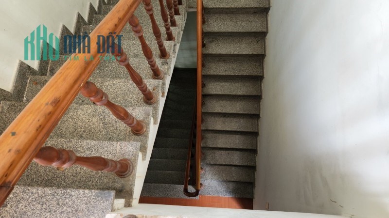 Tin Hot Khách sạn căn hộ 6 tầng mặt tiền Hồ Xuân Hương