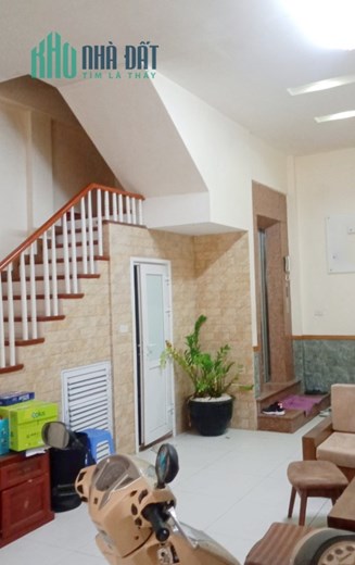 HIẾM Nhà Hoàng Cầu 50m Phân lô Ô tô tránh Vỉa hè Thông sàn kinh doanh Giá tốt