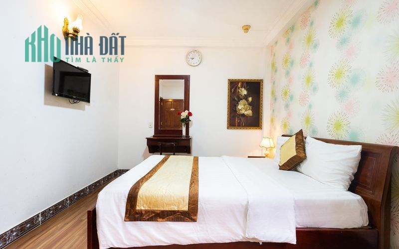 Bán Gấp Khách Sạn Mặt Tiền Phường 13 , Quận Tân Bình