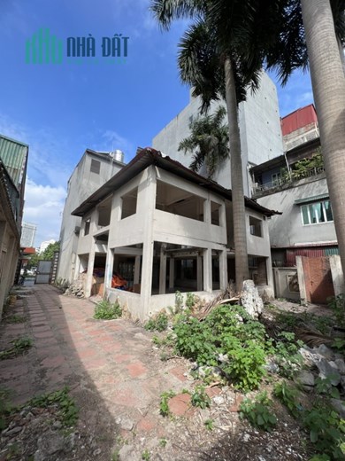 Bán đất tặng nhà Lạc Long Quân, Tây Hồ. DT 273m2; giá 75 tỷ. Phương