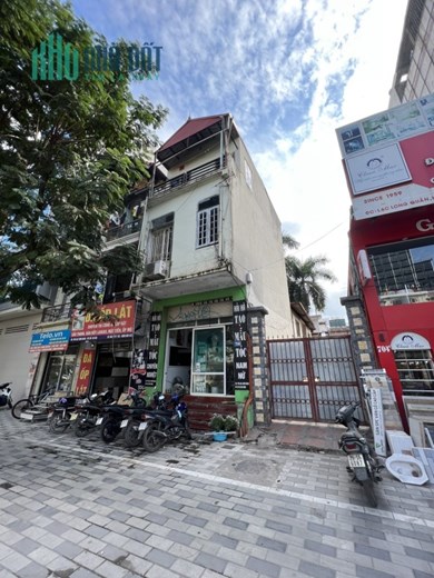 Bán đất tặng nhà Lạc Long Quân, Tây Hồ. DT 273m2; giá 75 tỷ. Phương