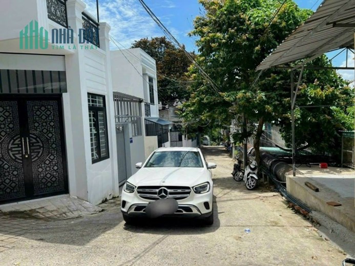 Bán nhà Cổ Nhuế 2, Mercedes đỗ cửa, 44m2  5. 4 Tỷ Cho Thuê 20tr/th.