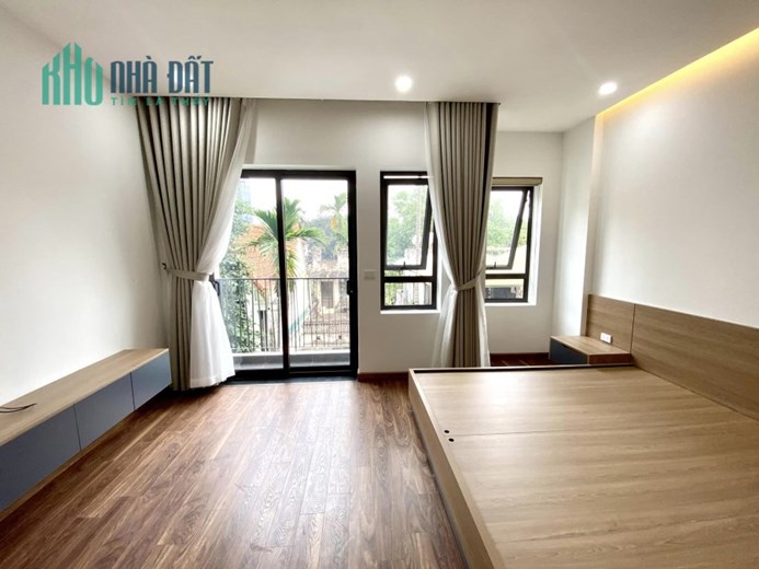 Nhà phân lô Nguyễn Văn Cừ, Long Biên, 62m x 6 tầng, gara ô tô, thang máy, 11 tỷ nhỉnh