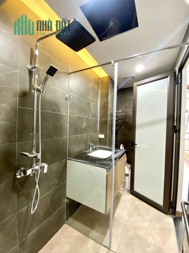 Nhà phân lô Nguyễn Văn Cừ, Long Biên, 62m x 6 tầng, gara ô tô, thang máy, 11 tỷ nhỉnh
