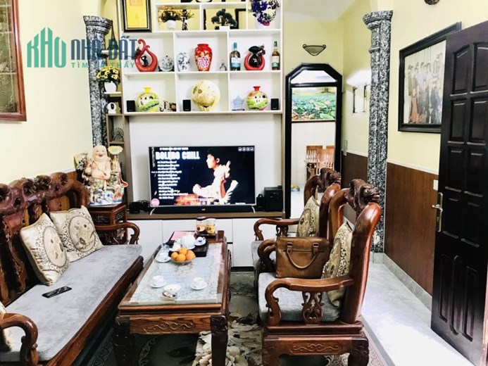 Bán nhà phố Bạch Mai 60m2, 4 tầng, mặt tiền 6,5m, ô tô đỗ cửa, kinh doanh sầm uất, nhà dân xây đẹp,
