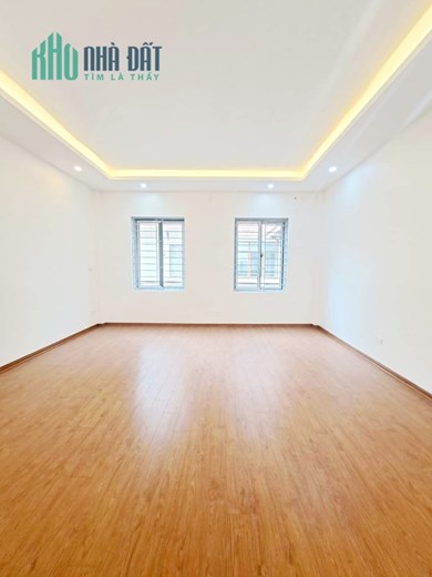 BÁN NHÀ PHÁO ĐÀI LÁNG, ĐỐNG ĐA, 15M Ô TÔ, 40M2 5T MT5M, GIÁ 5.6 TỶ